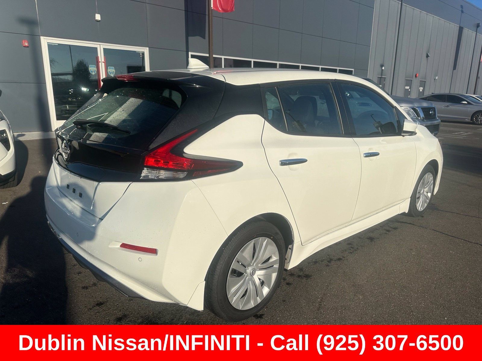 Used 2025 Nissan Leaf S FWD image 3