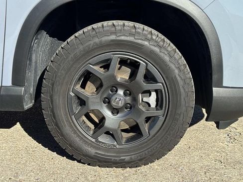 Used 2025 Honda Pilot TrailSport image 7