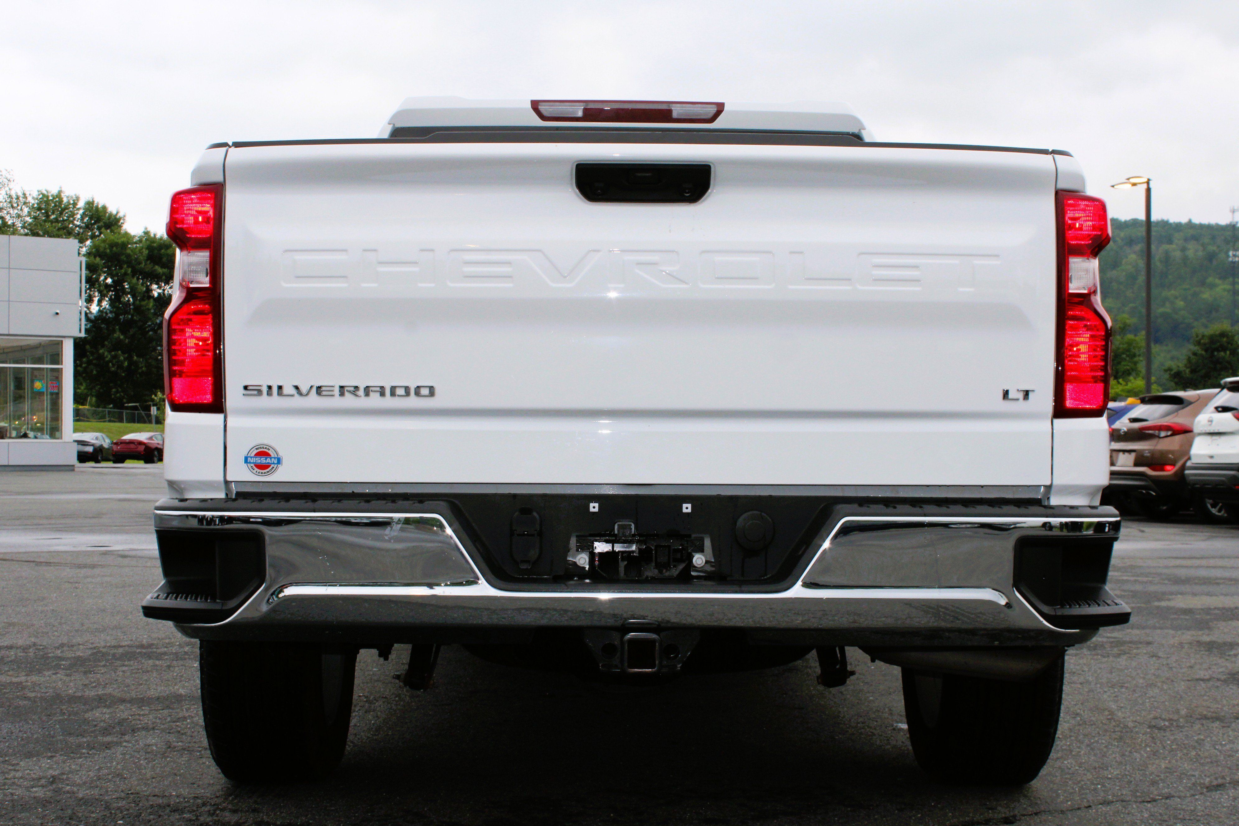 Used 2025 Chevrolet Silverado 1500 LT AWD/4WD image 10