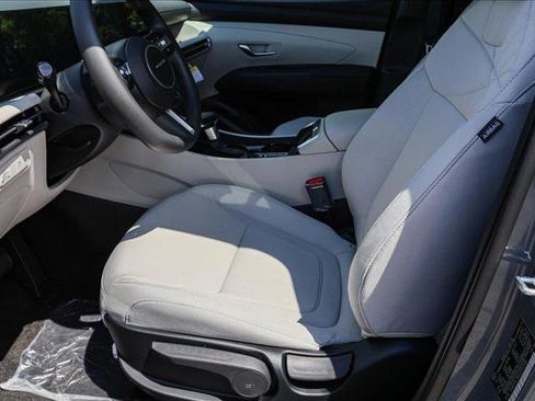 New 2025 Hyundai Tucson SE image 11