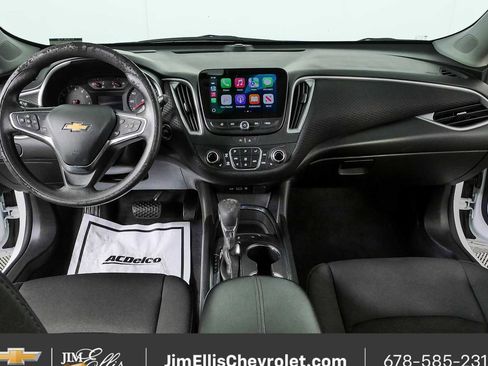 Used 2025 Chevrolet Malibu LT FWD image 17
