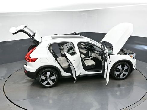 Used 2019 Volvo XC40 T5 Momentum AWD/4WD image 47