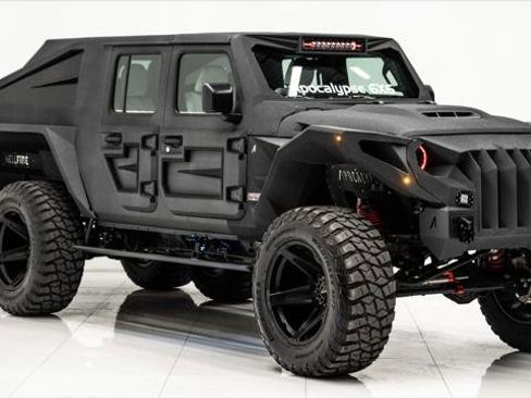 Used 2025 Jeep Gladiator Sport image 4