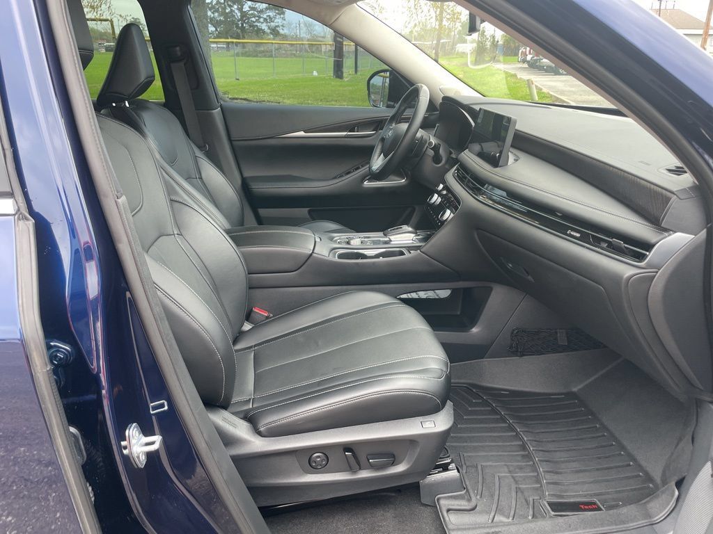 Used 2023 INFINITI QX60 Sensory w/ Cargo Package FWD image 17