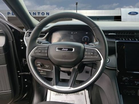 Used 2025 Jeep Grand Cherokee L Laredo w/ Luxury Tech Group I RWD image 12