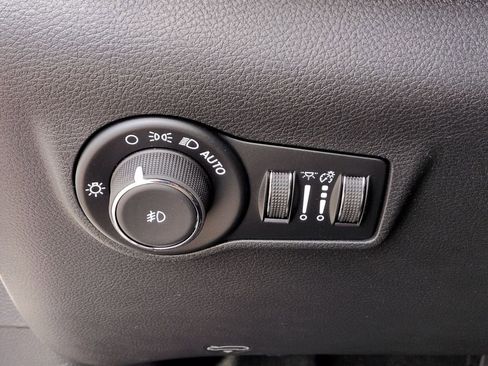 New 2026 Jeep Compass Limited image 16