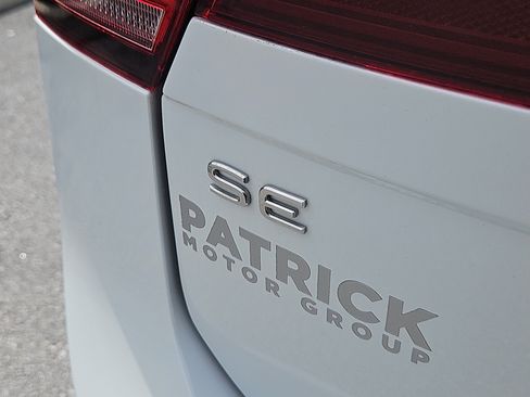 Certified 2024 Volkswagen Tiguan SE R-Line AWD/4WD image 6