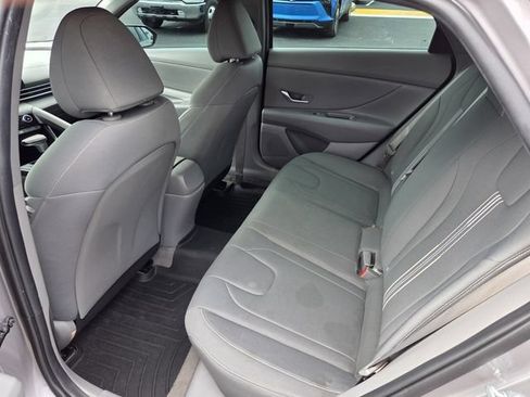 Used 2023 Hyundai Elantra SEL FWD image 10