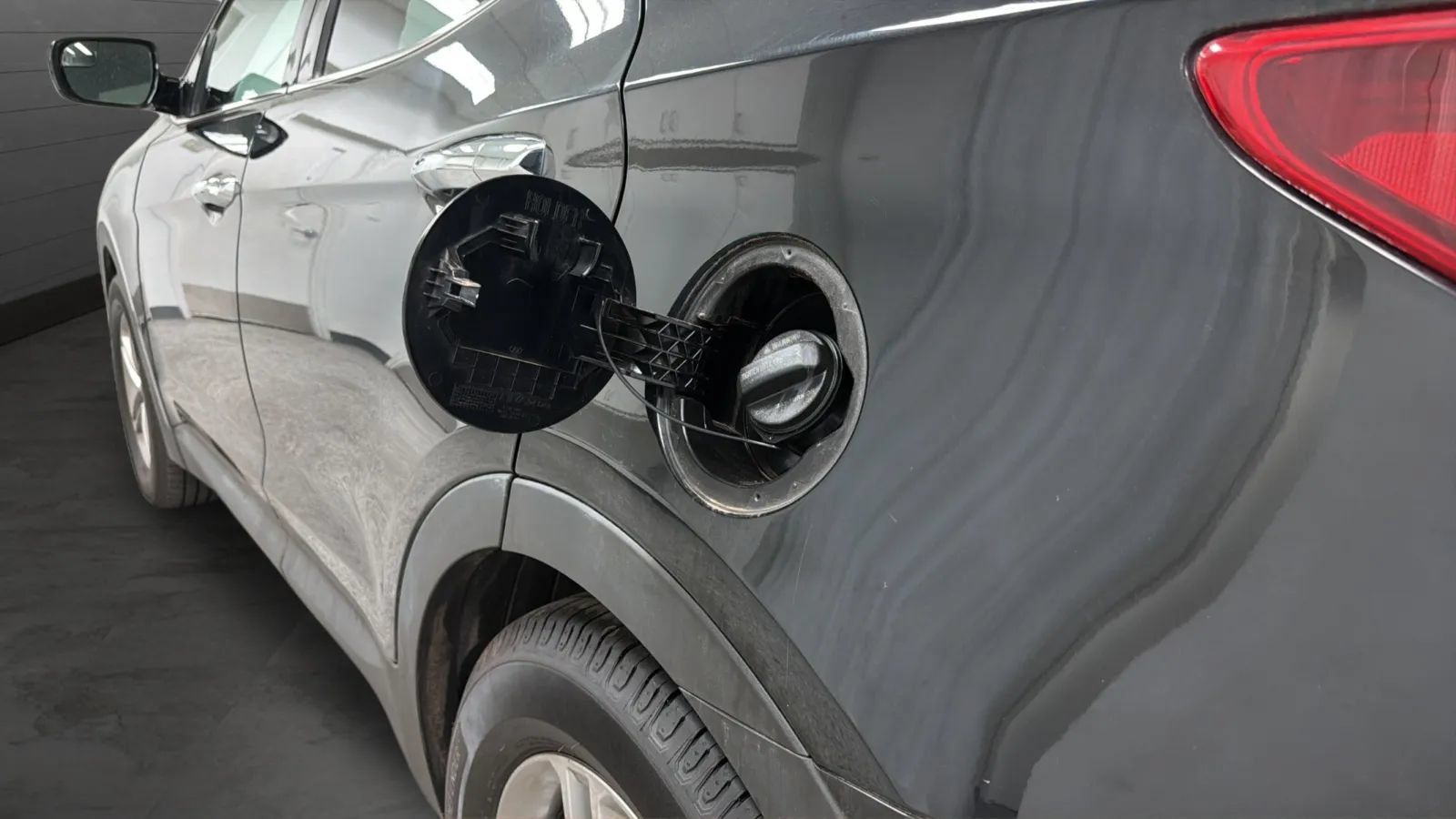 Used 2018 Hyundai Santa Fe Sport FWD image 26