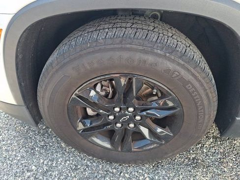 Used 2022 Chevrolet Traverse LT w/ Midnight/Sport Edition AWD/4WD image 3