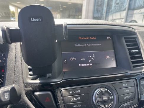 Used 2017 Nissan Pathfinder S image 6