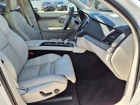Certified 2023 Volvo XC90 B6 Ultimate AWD/4WD image 11