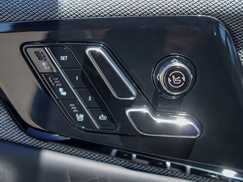 New 2026 Cadillac Optiq Luxury 2 image 18