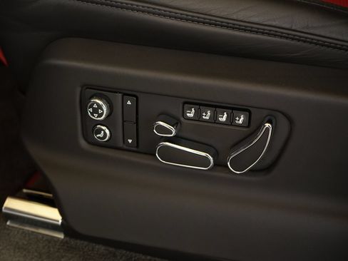 Used 2021 Bentley Bentayga Speed AWD/4WD image 33