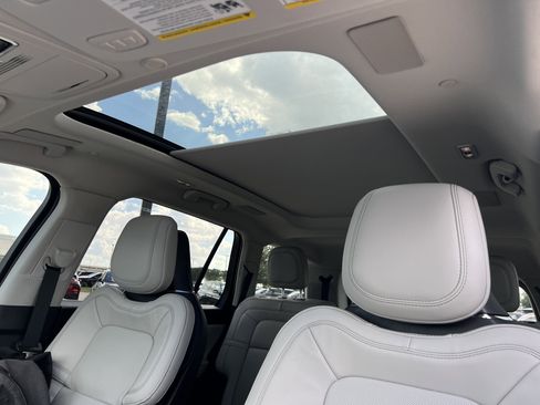 New 2025 Lincoln Aviator Reserve w/ Luxury Package image 24