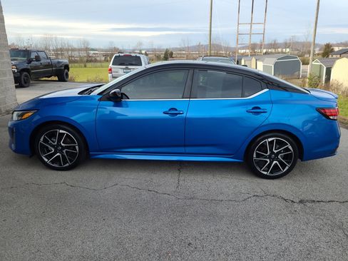 Used 2024 Nissan Sentra SR w/ SR Premium Package image 6