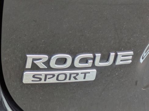 Used 2021 Nissan Rogue Sport SV image 15