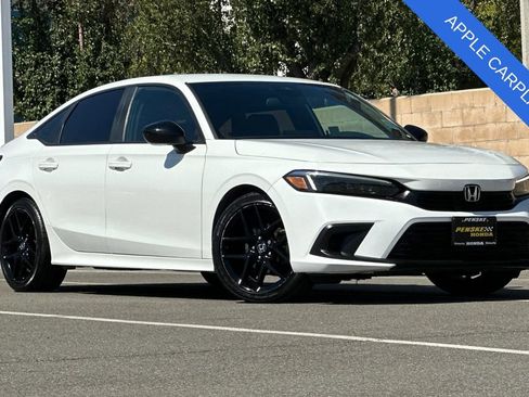 Used 2023 Honda Civic Sport image 2