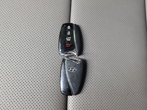 Used 2018 Hyundai Santa Fe Sport FWD image 32