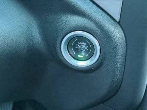 Used 2022 Chevrolet Silverado 1500 Custom RWD image 16