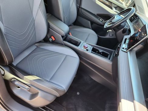Certified 2025 Volkswagen Tiguan SE AWD/4WD image 11