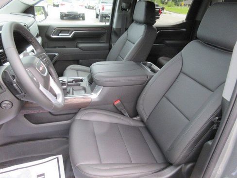 New 2025 GMC Sierra 1500 SLT image 16