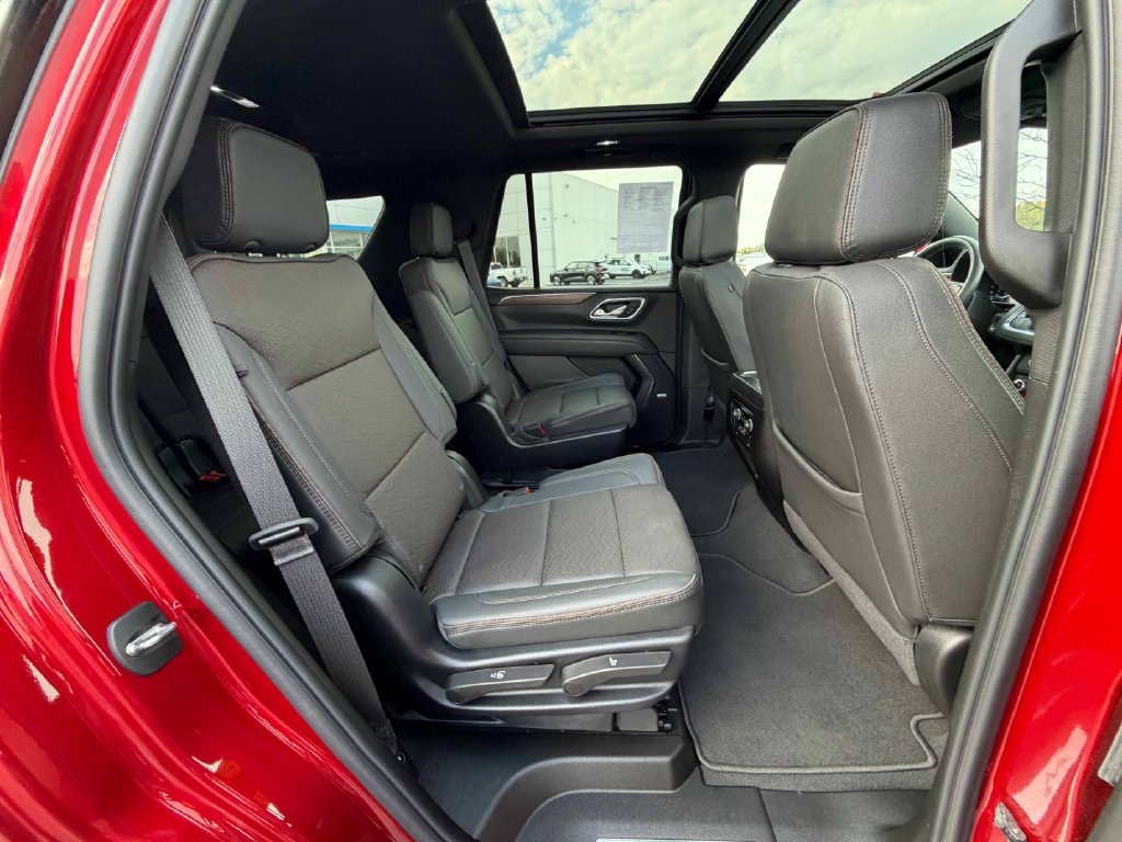 Used 2024 Chevrolet Tahoe High Country AWD/4WD image 25