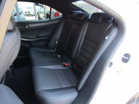 Used 2016 Lexus IS 200t image 10
