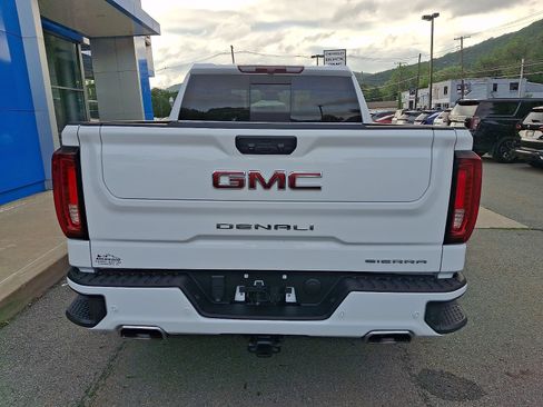 Used 2023 GMC Sierra 1500 Denali AWD/4WD image 5