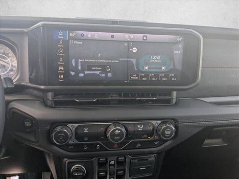 Used 2026 Jeep Gladiator Mojave AWD/4WD image 11