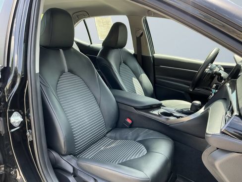 Used 2024 Toyota Camry SE FWD image 16