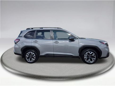 Certified 2025 Subaru Forester Premium AWD/4WD image 11