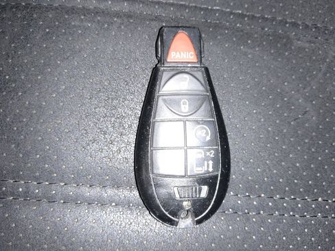 Used 2019 Dodge Grand Caravan SXT FWD image 32