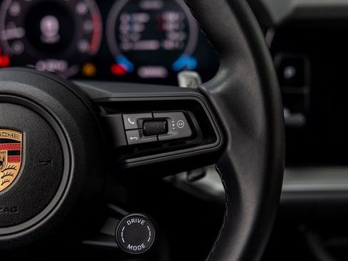 Certified 2025 Porsche Cayenne image 46