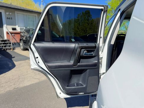 Used 2016 Toyota 4Runner 4WD image 26