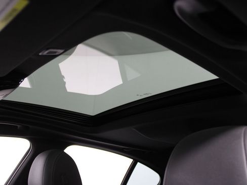 Used 2023 BMW 530e w/ M Sport Package image 10