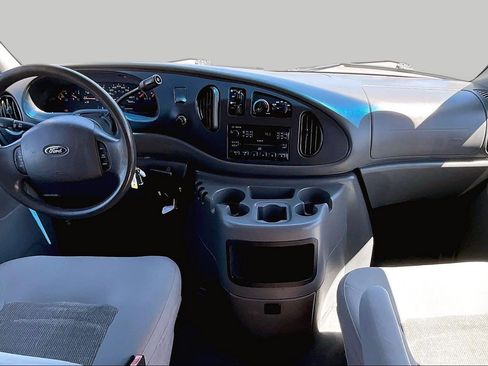 Used 2005 Ford E-350 and Econoline 350 XL RWD image 14
