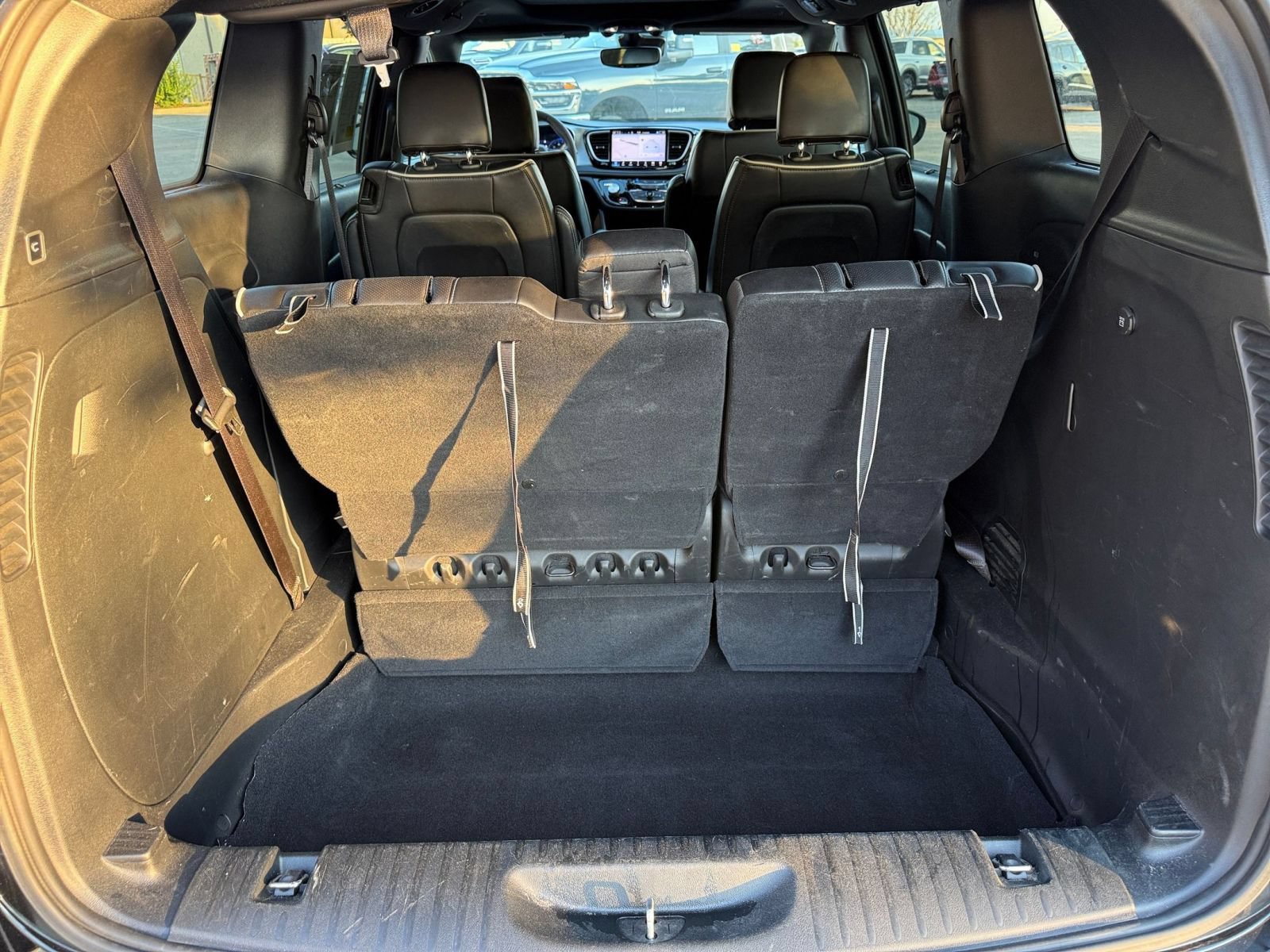 Used 2025 Chrysler Pacifica Limited FWD image 34