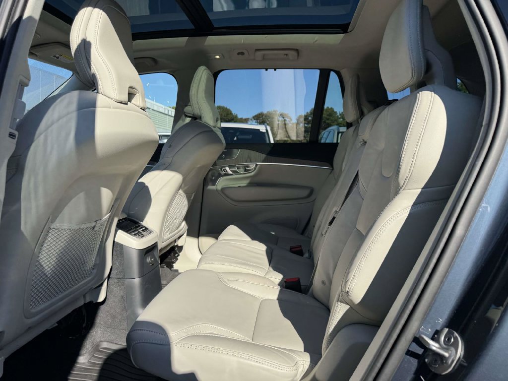 Certified 2024 Volvo XC90 T8 Ultimate w/ Protection Package AWD/4WD image 9