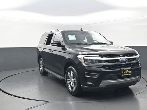 Used 2024 Ford Expedition Limited AWD/4WD image 3