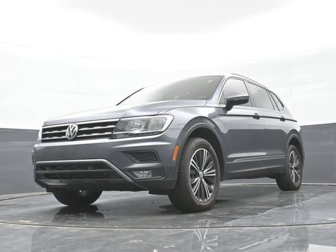 Used 2019 Volkswagen Tiguan SEL w/ 3rd Row Seat Package AWD/4WD image 45
