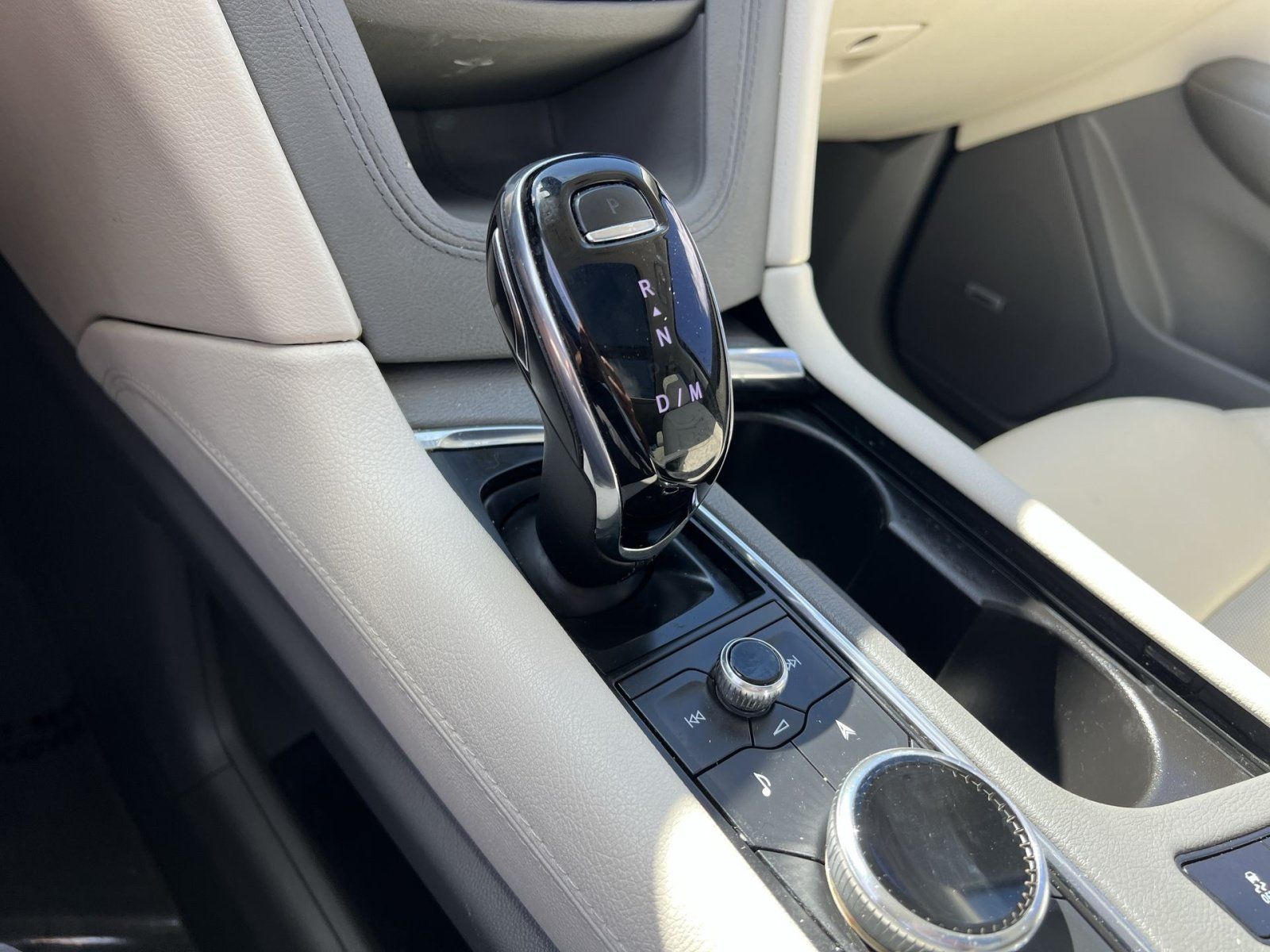 Used 2020 Cadillac XT6 Premium Luxury FWD image 22