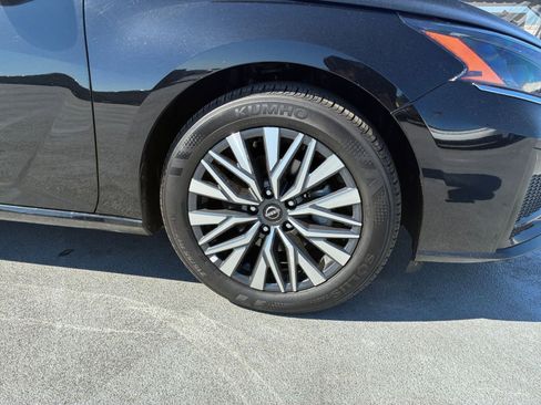 Used 2025 Nissan Altima 2.5 SV image 30