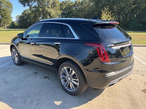 Used 2025 Cadillac XT5 Premium Luxury image 3