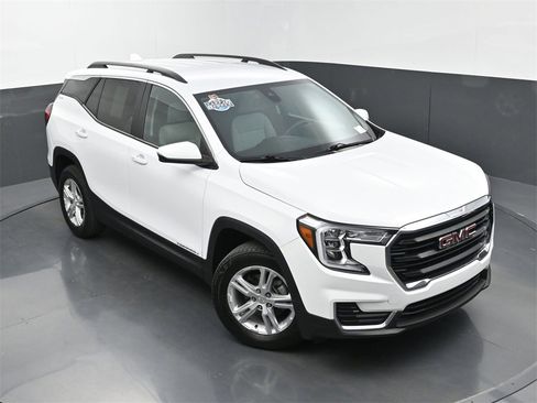 Used 2023 GMC Terrain SLE w/ Driver Convenience Package image 29
