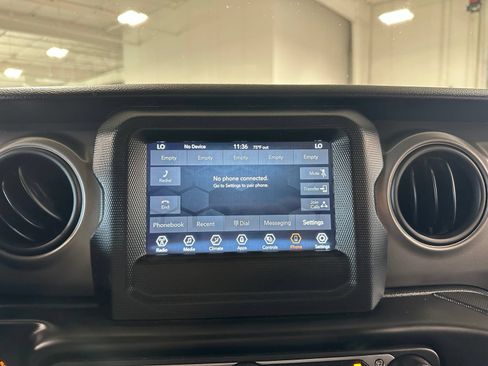 Used 2022 Jeep Wrangler Unlimited Sport AWD/4WD image 30