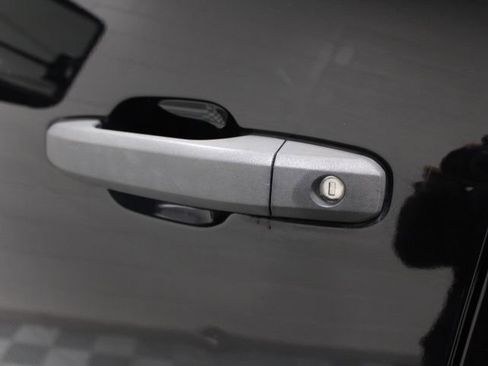 Used 2022 Chevrolet Silverado 2500 Custom w/ Custom Value Package image 15