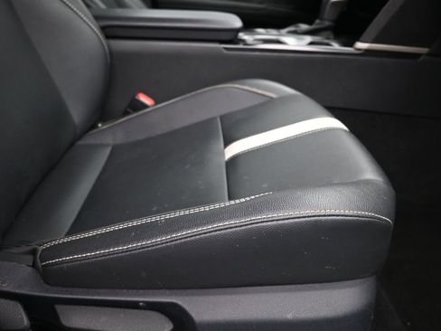 Used 2025 Toyota Camry SE FWD image 25
