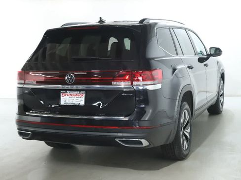 Used 2024 Volkswagen Atlas SE AWD/4WD image 46