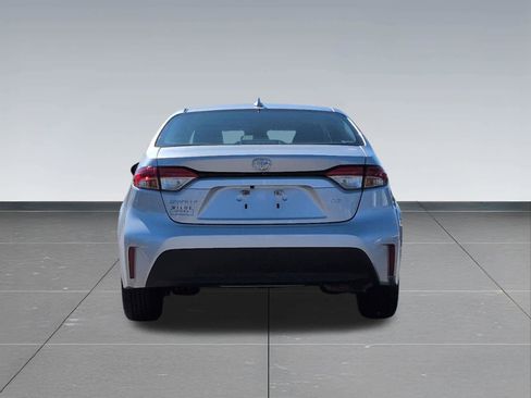 Used 2023 Toyota Corolla LE image 5